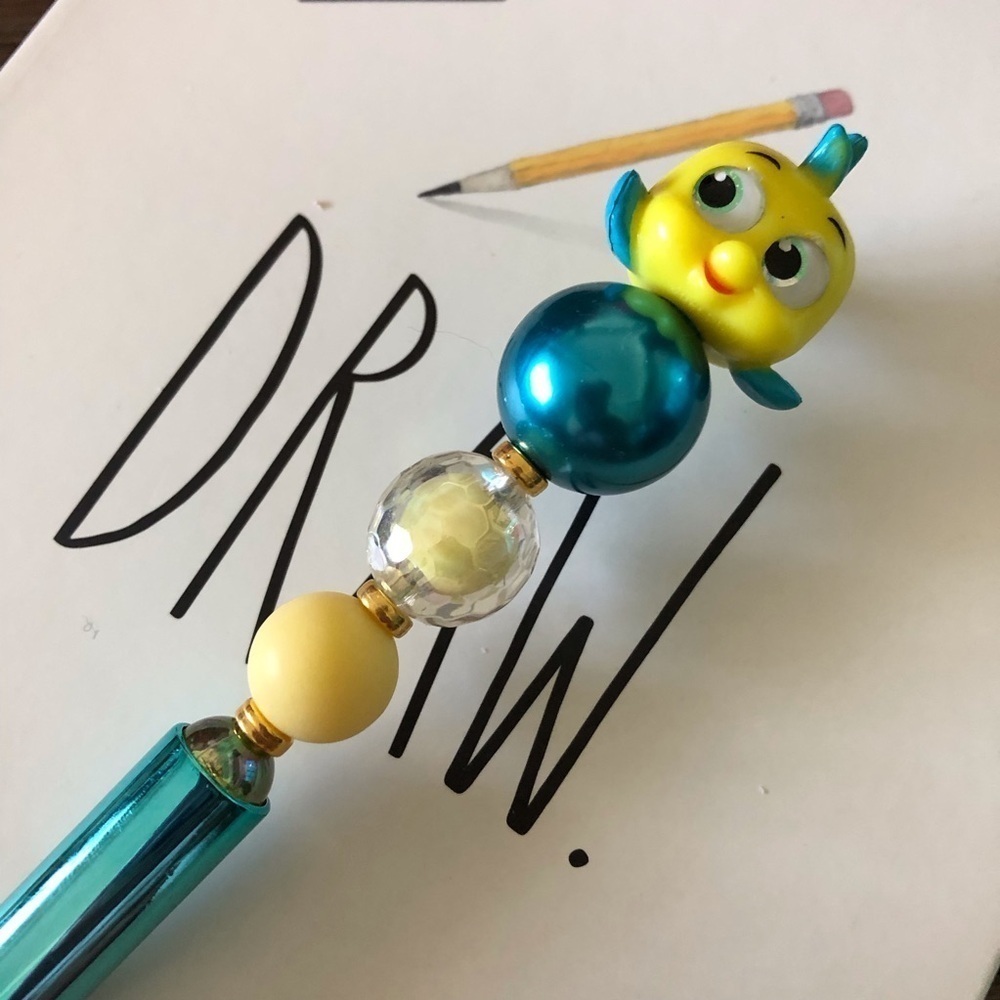Disney Doorables: The Little Mermaid: Flounder handmade beaded pen